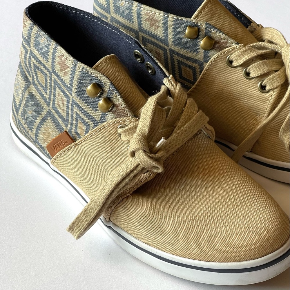Vans Camryn Slim Native Taose Taupe Midtop sneakers Women Size 5.5 (NWOT)